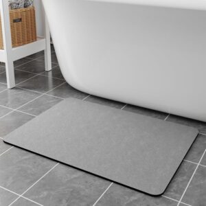 Ultra-thin absorbent diatomaceous earth mat