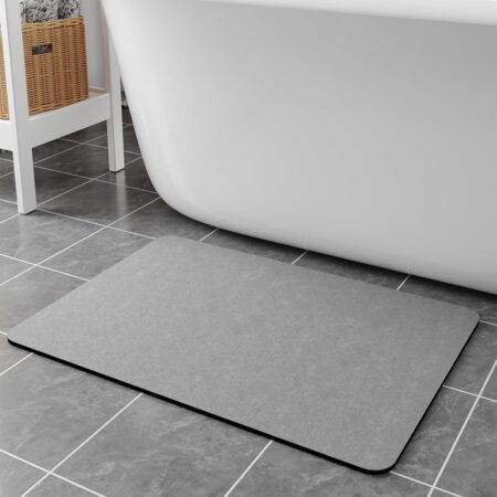 Ultra-thin absorbent diatomaceous earth mat